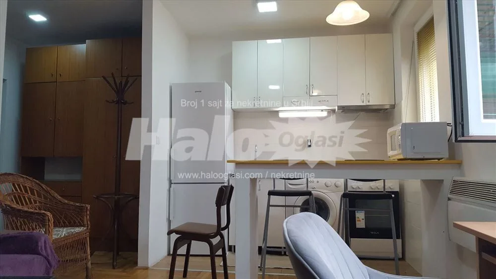 Garsonjera Krnjača 27m2 + parking mesto u dvorištu — 6