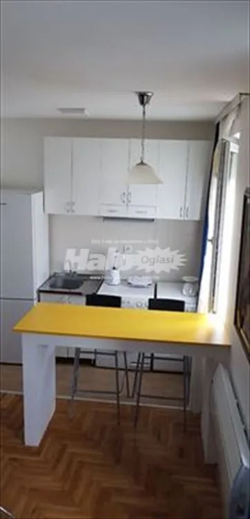 Garsonjera Krnjača 27m2 + parking mesto u dvorištu — 12