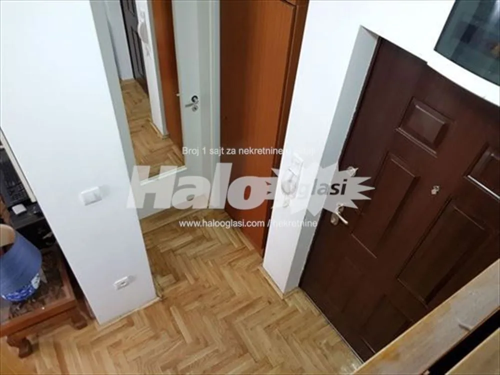 Garsonjera Krnjača 27m2 + parking mesto u dvorištu — 13