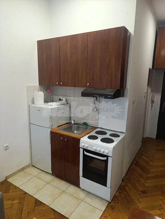 Garsonjera Krnjaca, Zrenjaninski put — 4