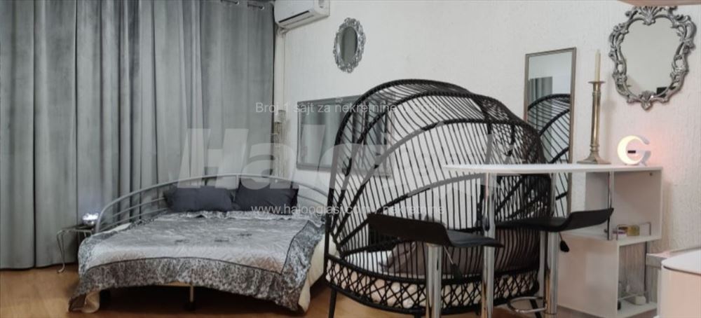Garsonjera LUX Vukov spomenik kratkoročno — 3
