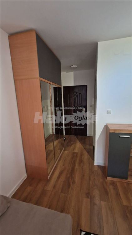 Garsonjera, moderno opremljena (Cvetkova Pijaca) — 9