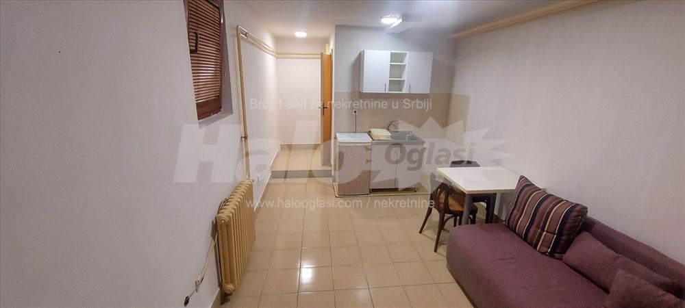 Garsonjera na Bežanijskoj kosi 3 — 2
