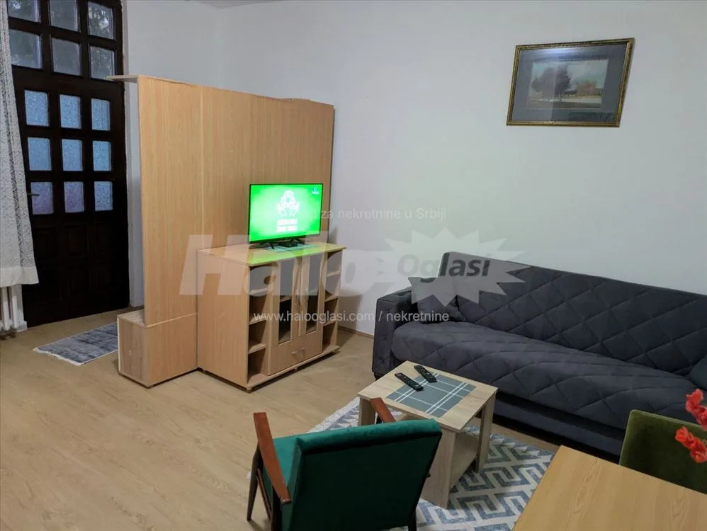 Garsonjera na Petlovom brdu — 9