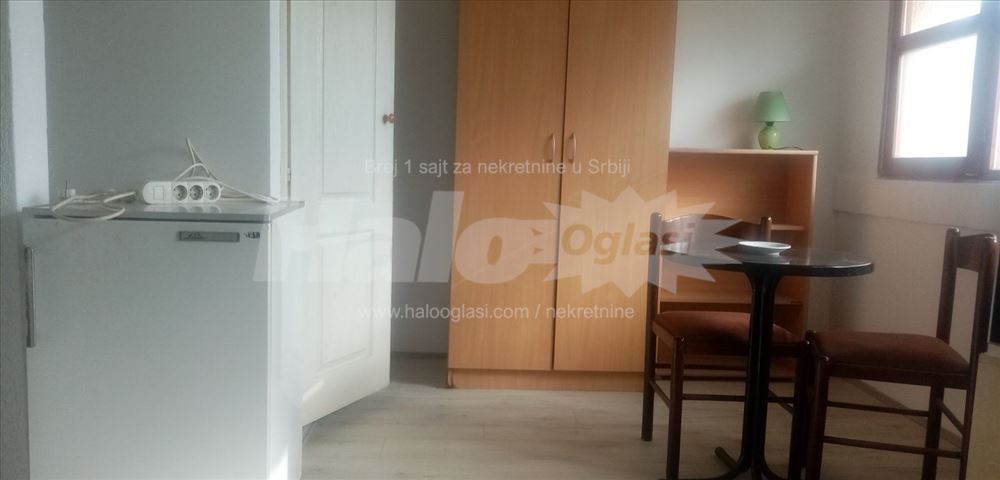 Garsonjera na početku Altine — 5