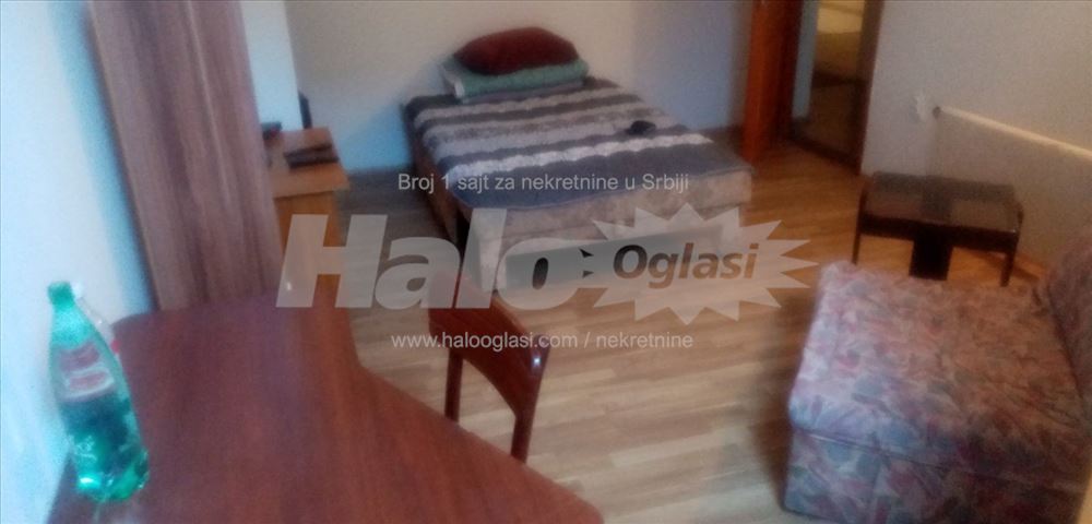 Garsonjera na početku Altine — 8
