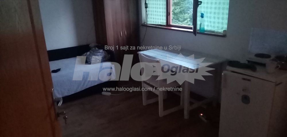 Garsonjera na početku Altine — 9