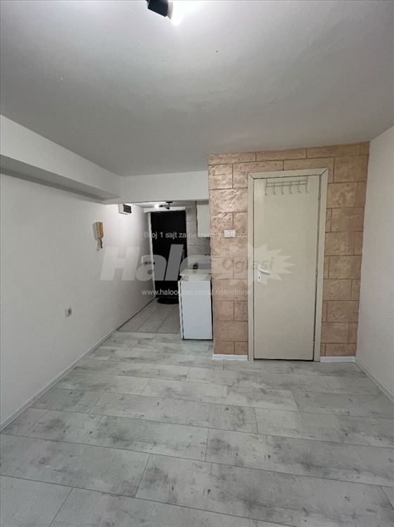 Garsonjera na prodaju — 3