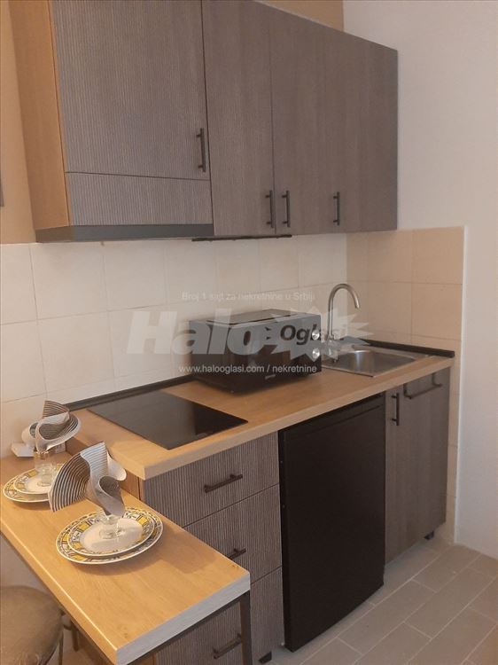Neuseljavana , nova ,prelepo opremljena — 2