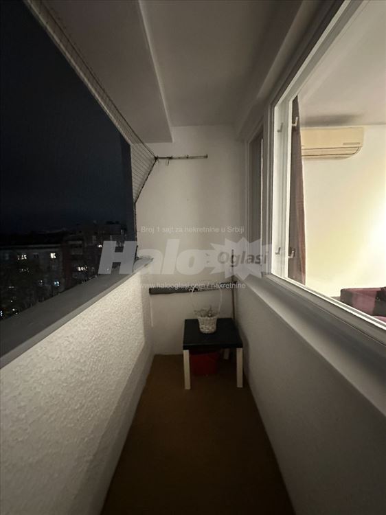 Garsonjera sa lođom, ul. 27. marta, Tašmajdan — 12