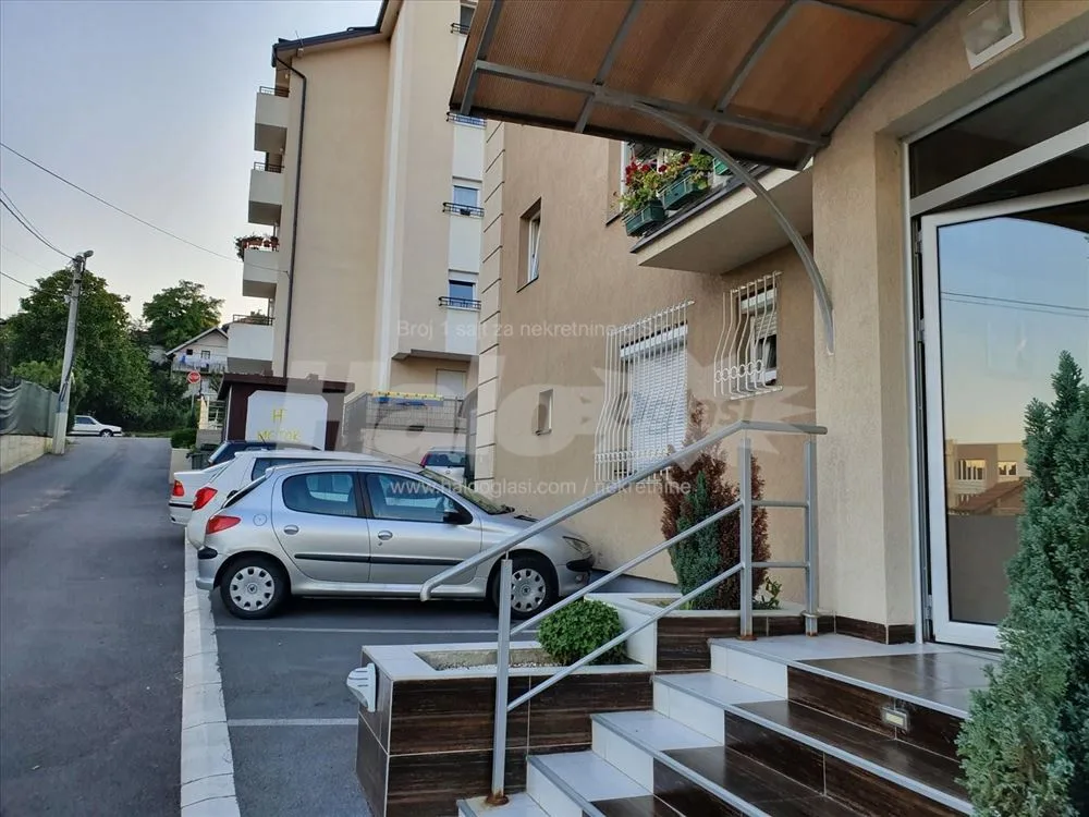 Garsonjera sa parkingom — 5