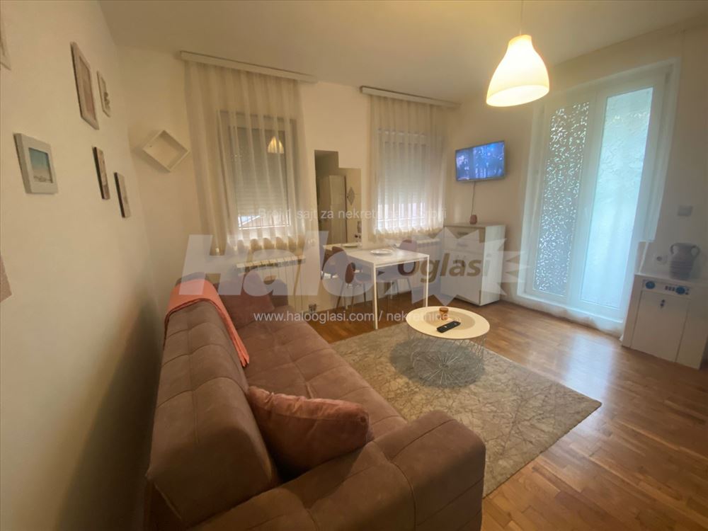 Garsonjera u naselju Vojvode Vlahovića, Vozdovac — 2
