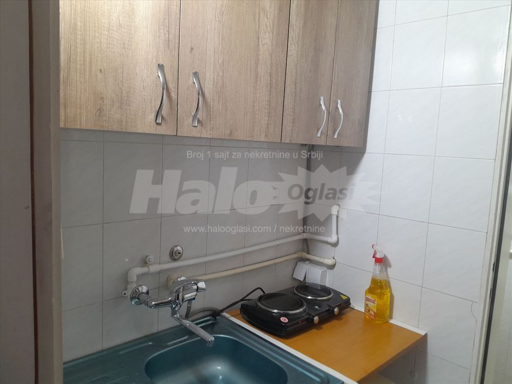 Garsonjera u Ustanickoj — 7