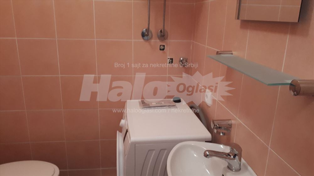 Garsonjera u Zelezniku   13 + 4 m2    210 € — 8