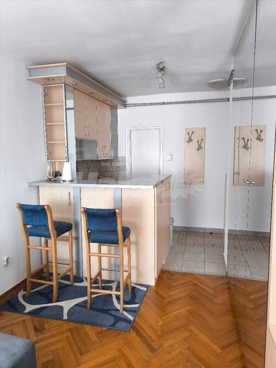 Garsonjera, Vračar, Kalenić — 2