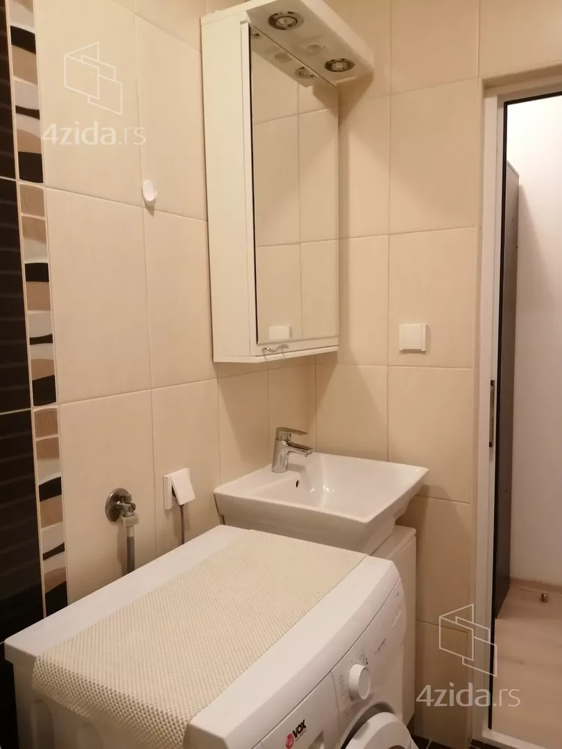 Garsonjera za izdavanje, Aleksandra Deroka 8, 250€, 25m² — 5
