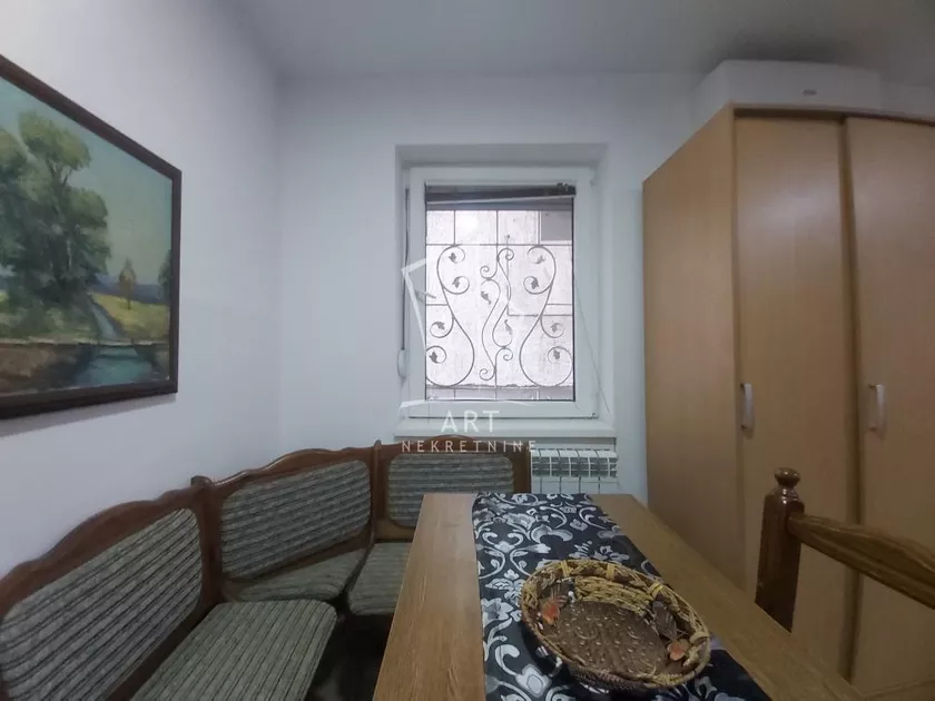 Garsonjera za izdavanje, Banovo Brdo, 550€, 26m² — 3