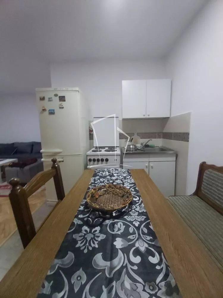 Garsonjera za izdavanje, Banovo Brdo, 550€, 26m² — 5