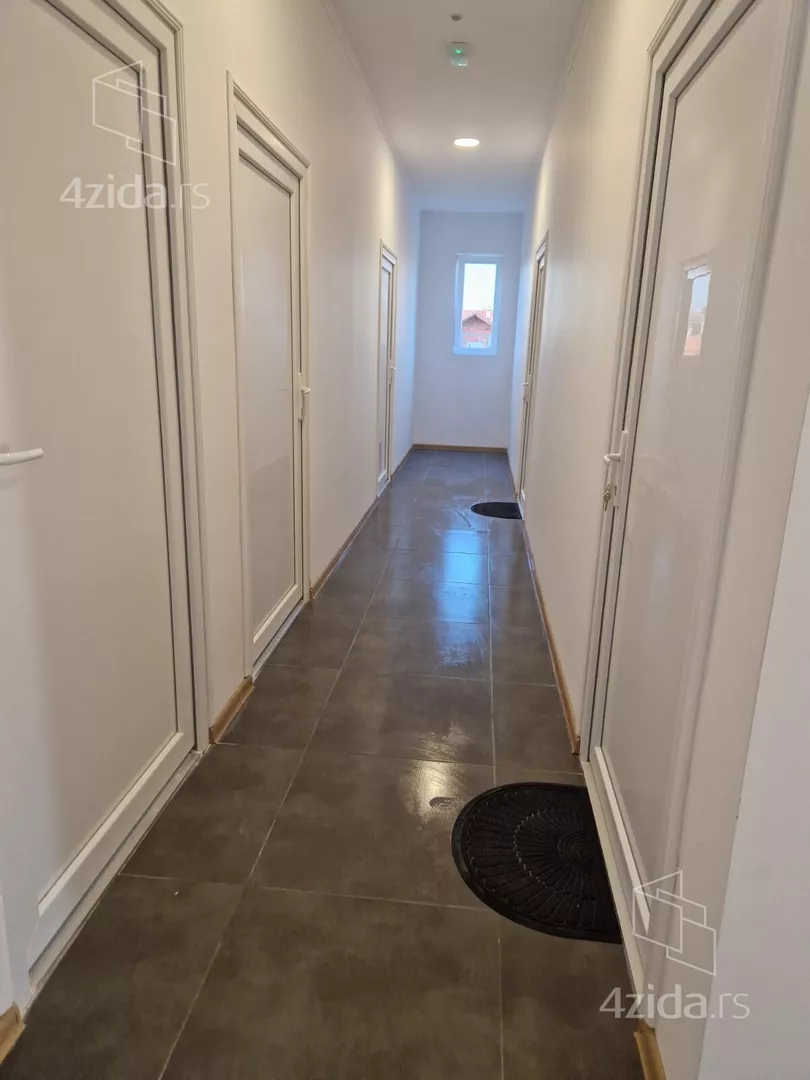 Garsonjera za izdavanje, Batajnica, 150€, 35m² — 3