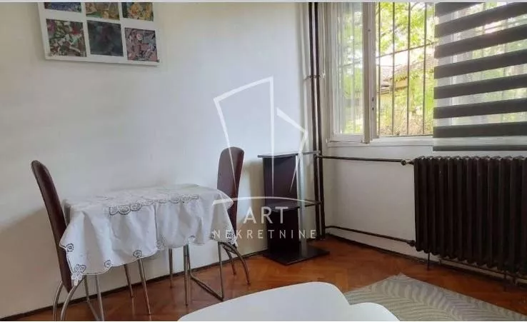 Garsonjera za izdavanje, Dušanovac, 600€, 35m² — 3