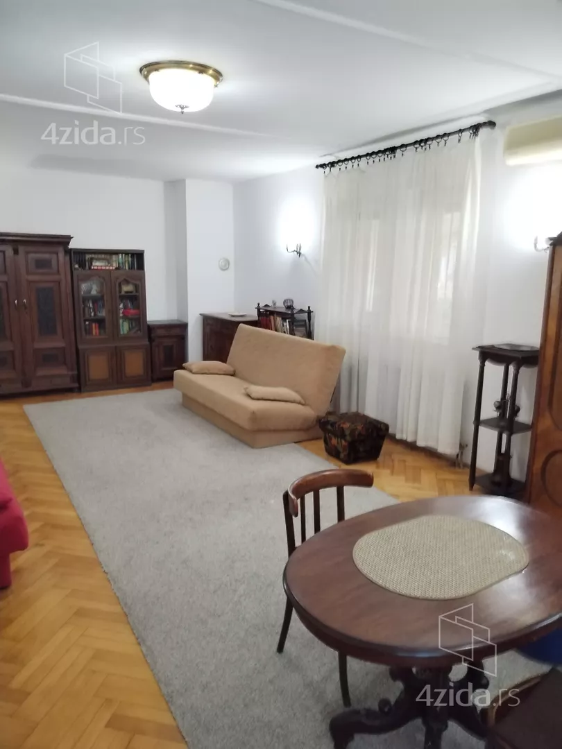 Garsonjera za izdavanje, Hajduk Stojka bb, 260€, 40m² — 3