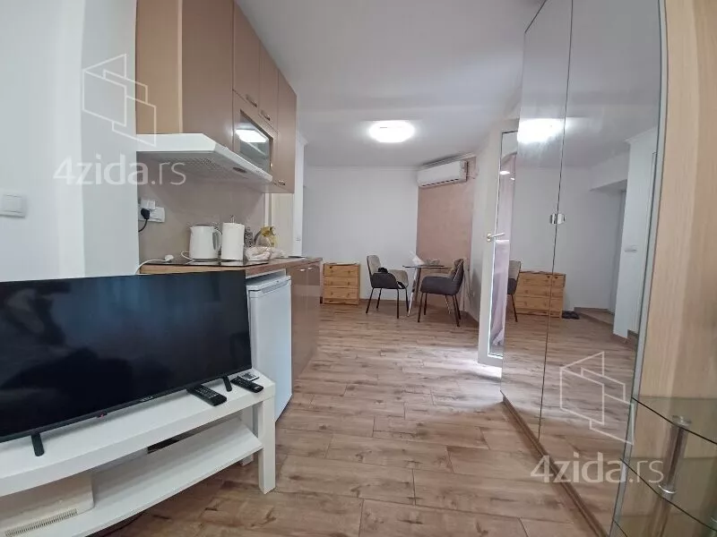 Garsonjera za izdavanje, Ilije Garašanina 7A, 500€, 36m² — 2