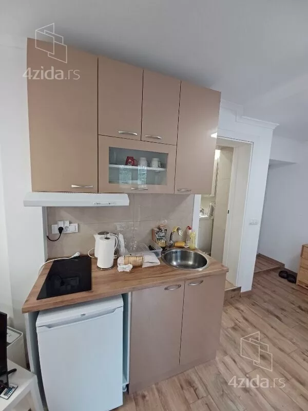 Garsonjera za izdavanje, Ilije Garašanina 7A, 500€, 36m² — 5