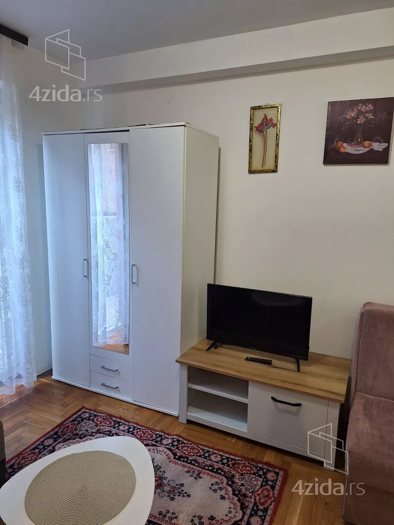 Garsonjera za izdavanje, Ilije Pavlovića, 320€, 26m² — 5