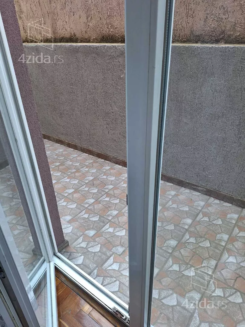 Garsonjera za izdavanje, Ilije Pavlovića, 320€, 26m² — 8