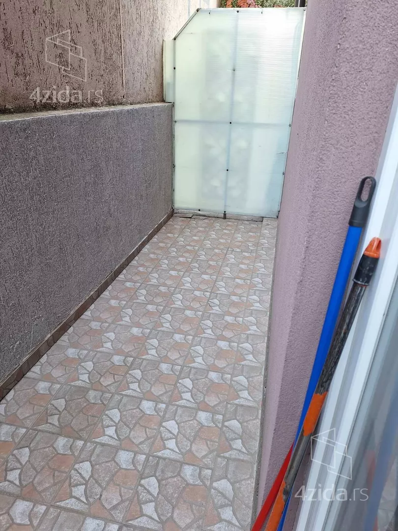 Garsonjera za izdavanje, Ilije Pavlovića, 320€, 26m² — 9
