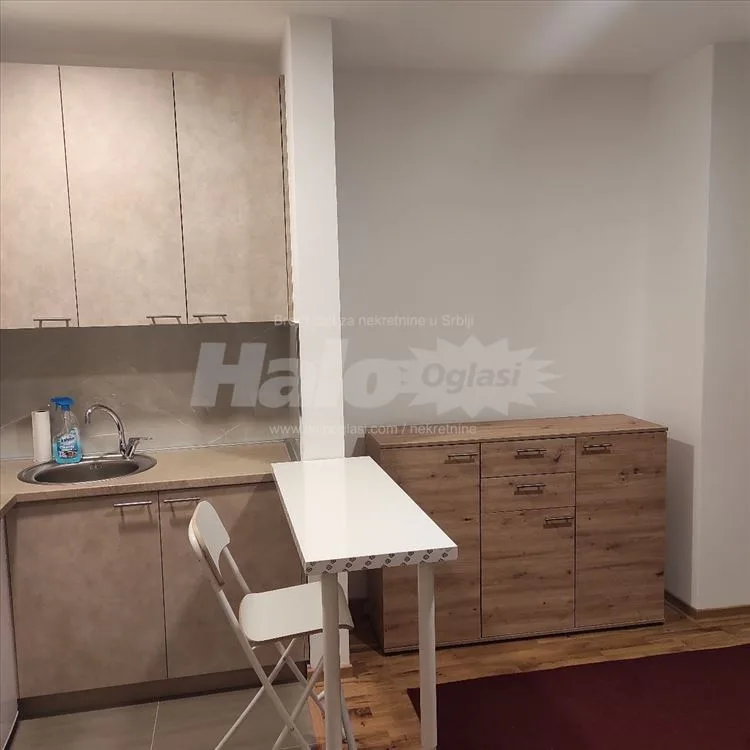 Garsonjera za izdavanje, Kraljice Jelene 18 — 2