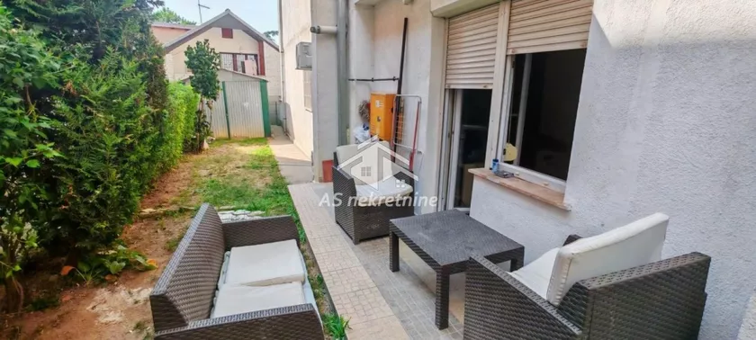 Garsonjera za izdavanje, Leposave Vujošević 11, 320€, 32m² — 4