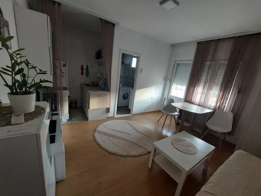 Garsonjera za izdavanje, Marine Veličković 14, 400€, 36m² — 3