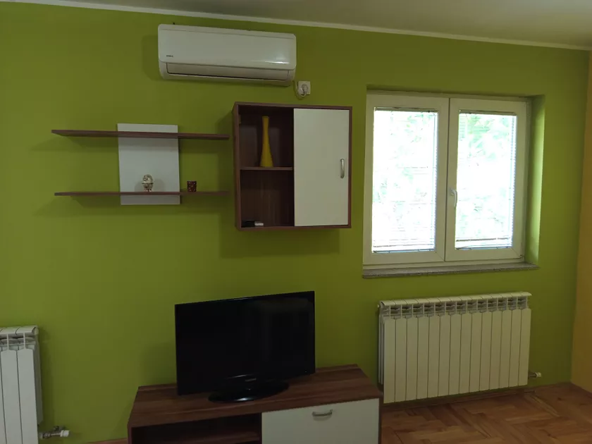 Garsonjera za izdavanje, Mirijevski Bulevar 159, 400€, 35m² — 2