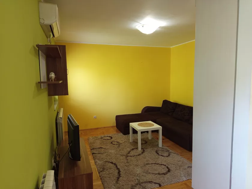 Garsonjera za izdavanje, Mirijevski Bulevar 159, 400€, 35m² — 3
