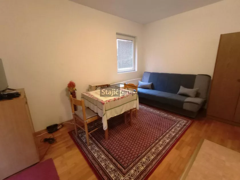 Garsonjera za izdavanje, Roze Luksemburg 12, 250€, 26m² — 4