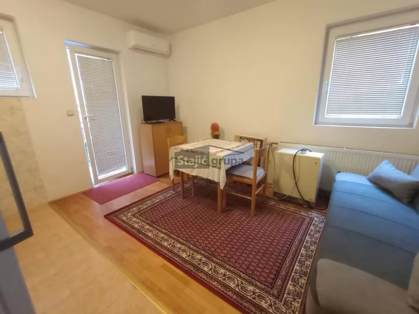 Garsonjera za izdavanje, Roze Luksemburg 12, 250€, 26m² — 5