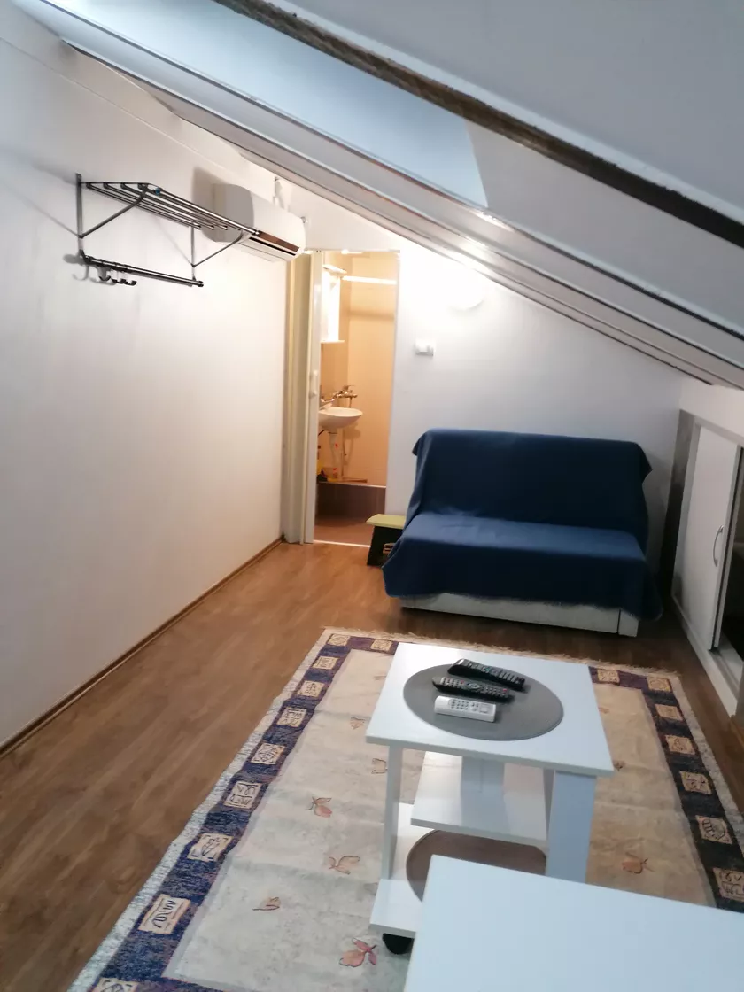 Garsonjera za izdavanje, Sonje Marinković 1a, 250€, 25m² — 3