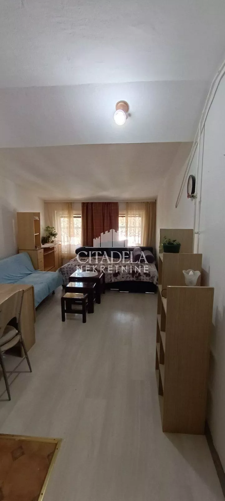 Garsonjera za izdavanje, Srpskih Udarnih Brigada, 300€, 21m² — 3