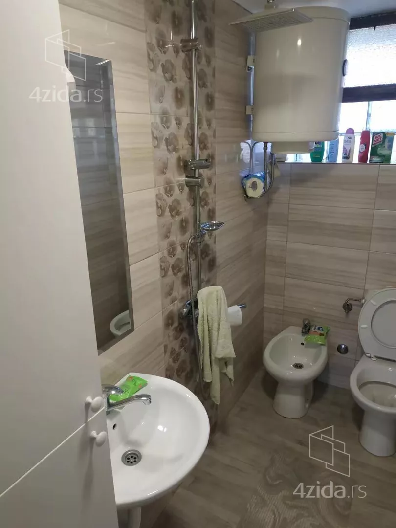 Garsonjera za izdavanje, Surčin (mesto), 250€, 30m² — 4