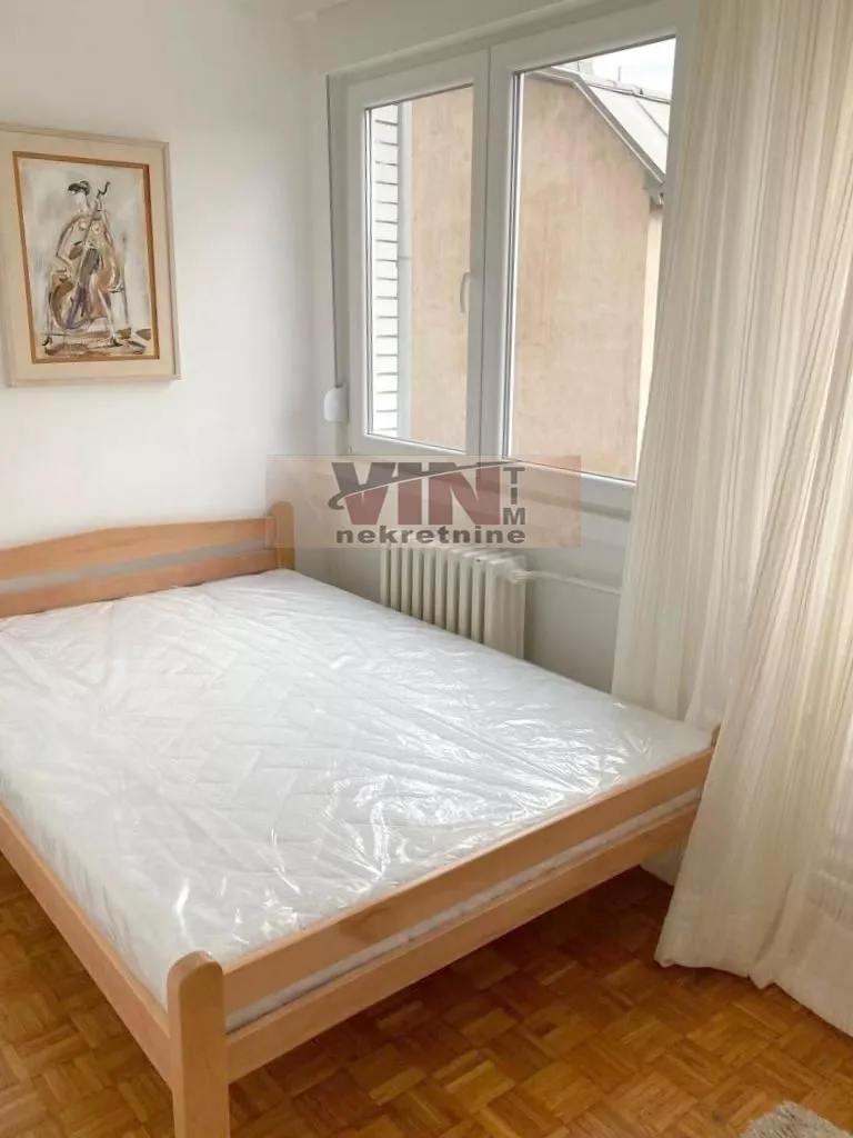 Garsonjera za izdavanje, Šumice, 400€, 25m² — 3