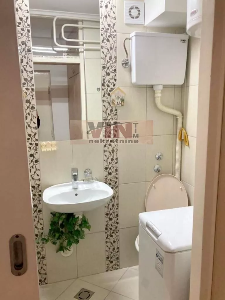 Garsonjera za izdavanje, Šumice, 400€, 25m² — 5