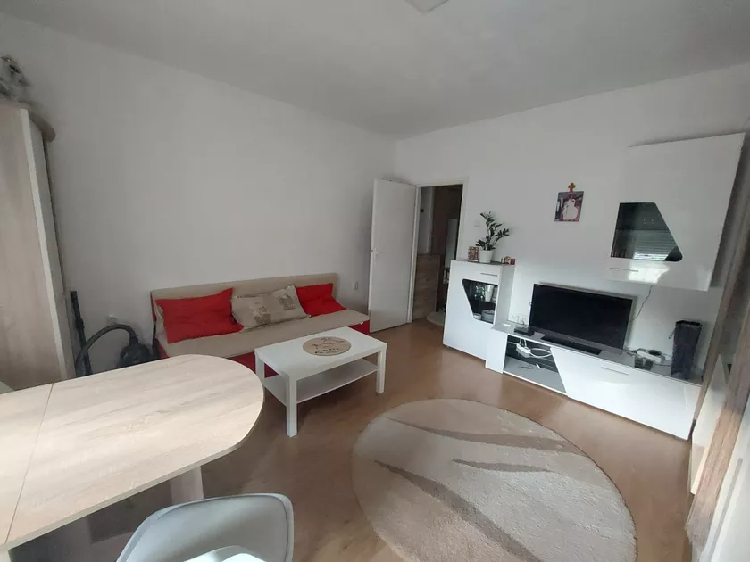 Garsonjera za izdavanje, Vodovodska, 350€, 30m² — 2