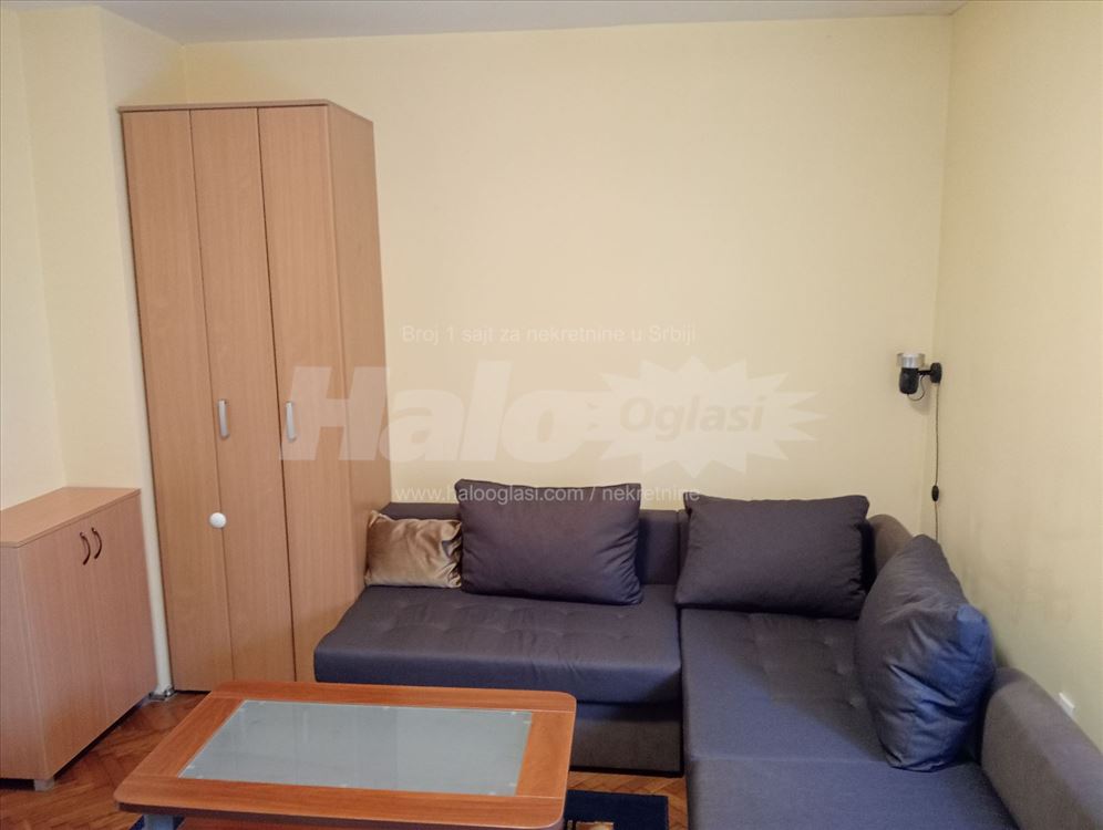 Garsonjera - Zemun — 2