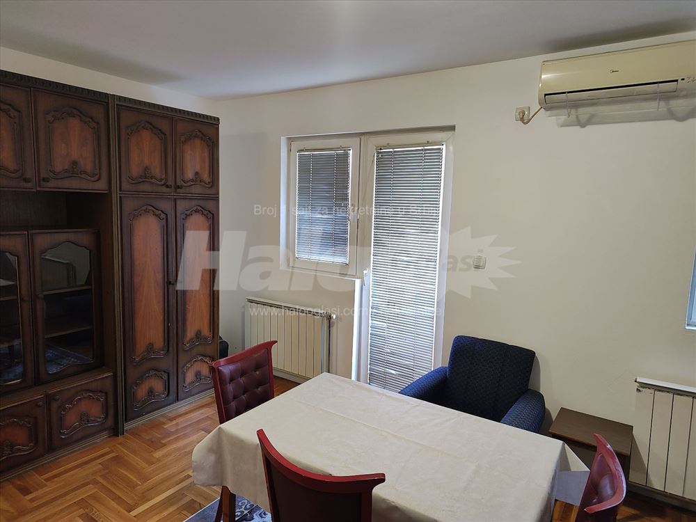 Garsonjera, Zemun — 4