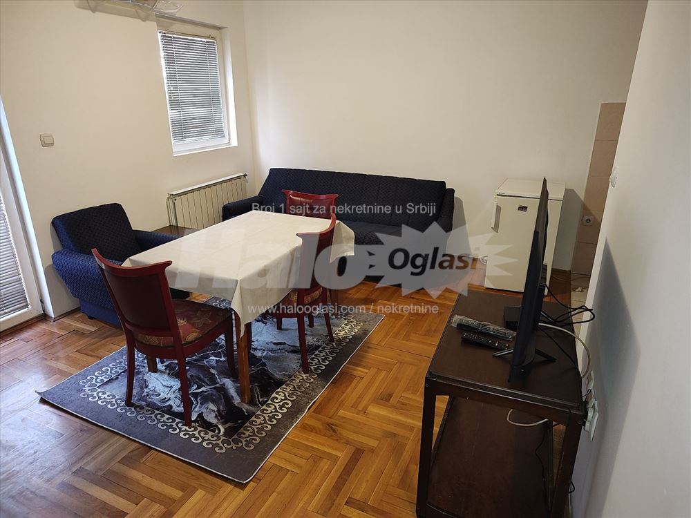 Garsonjera, Zemun — 6