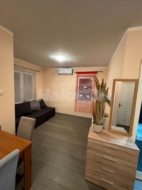 Garsonjera Zemun/NB(na samoj granici) — 10