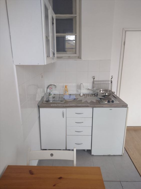 Gornji Dorcol, 23m2 — 5