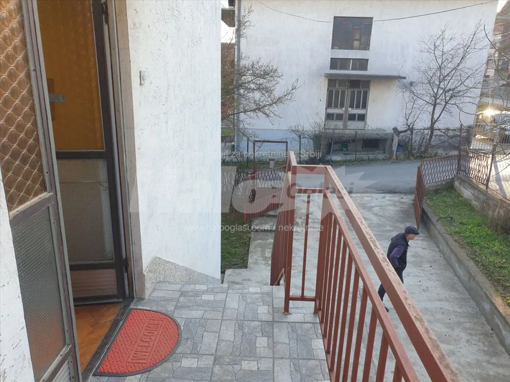 Gornji Sprat,Lestane — 3