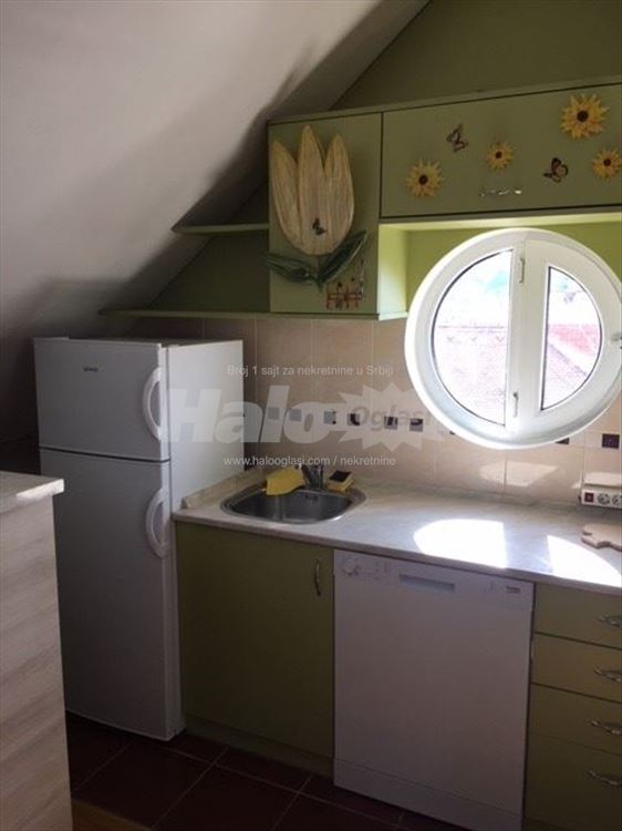 Gornjogradska Zemun, stan u zgradi Banke Intesa — 3